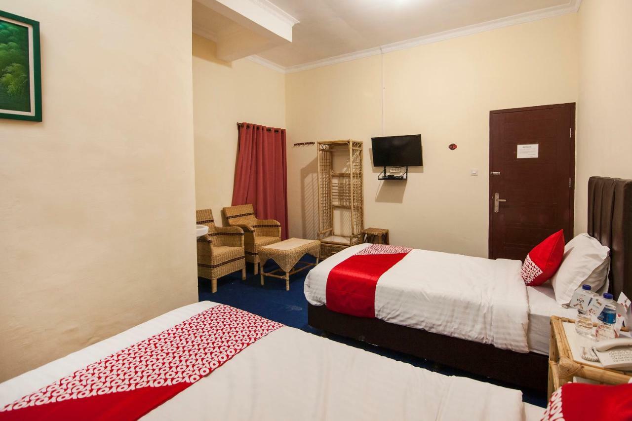 Oyo 719 Penginapan Panatapan Almonsari Resort Siborongborong Dış mekan fotoğraf